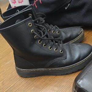 Dr. Martens Zavala